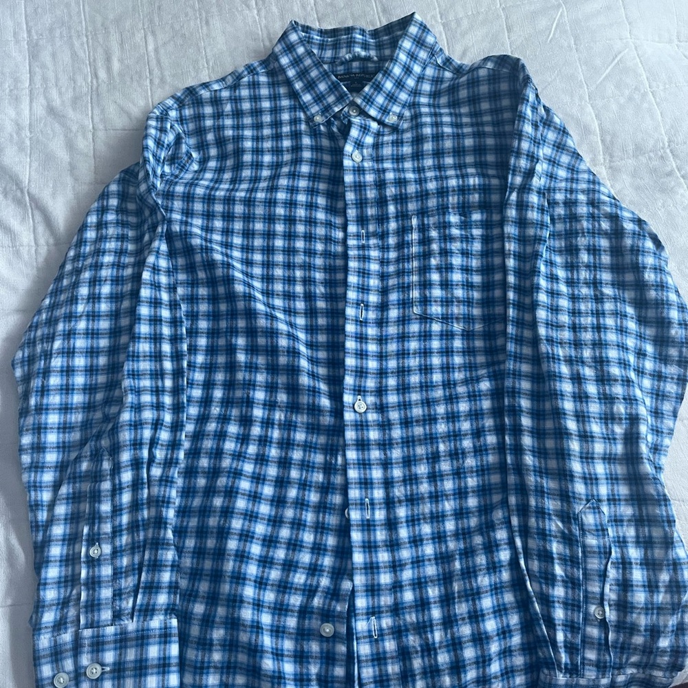 Banana Republic Blue and White Plaid Men's Shirt